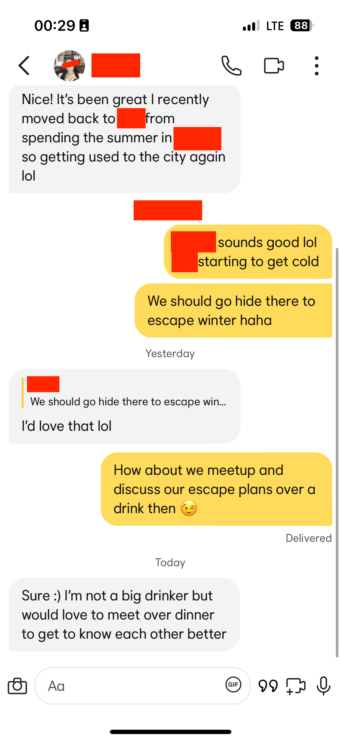 Dating app conversation screenshot